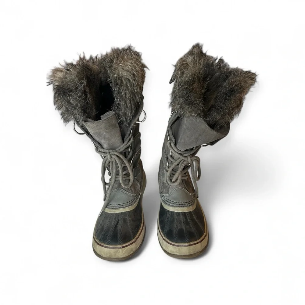 Sorel Charcoal and Black Winter Boots with Faux Fur - decorative button missing - Picture 1 of 7